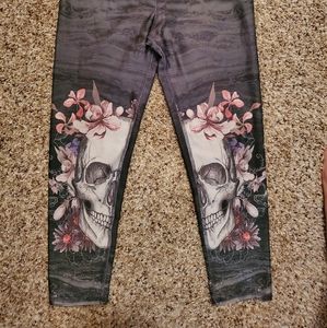 *SOLD*Skull leggings